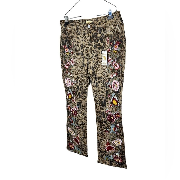 Home Folk Women’s Embroidered Floral Bootcut Jeans - Picture 3 of 12